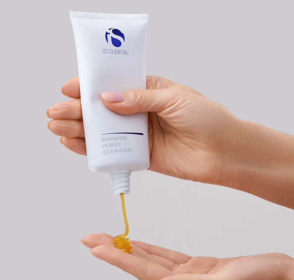 IS Clinical • Warming Honey Cleanser 120ml