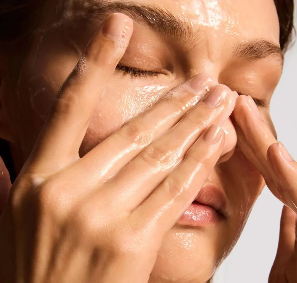 IS Clinical • Cleansing Complex